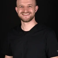 Fotografie medic stomatolog Dr. Lucian Figuja