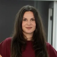 Fotografie medic stomatolog Dr. Bianca Han