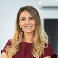 Fotografie medic stomatolog Dr. Bianca Enachita