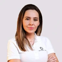 Fotografie medic stomatolog Dr. Monica Hazizi
